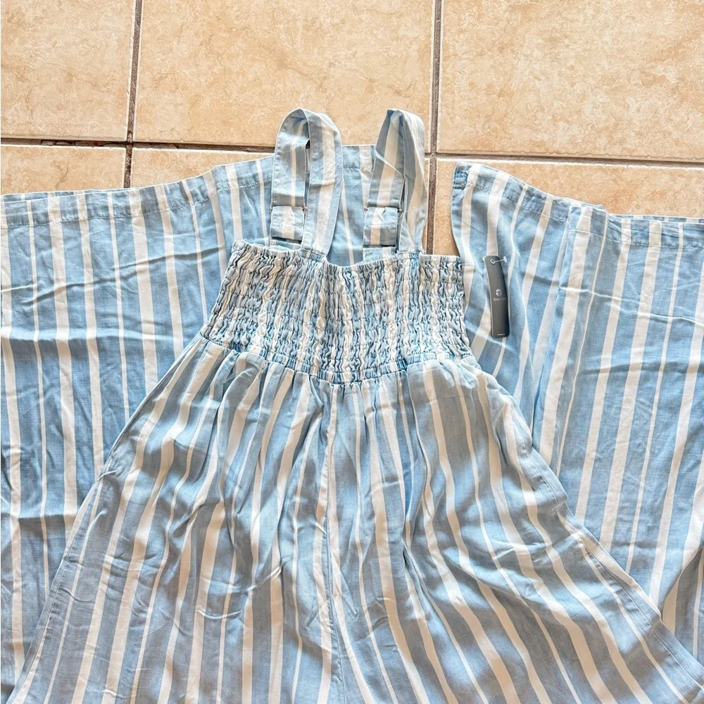 NWT Tractr Smocked Wide Leg Jumpsuit Lyocell Striped Blue/White- Size 14/32 - Picture 3 of 6